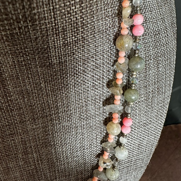 Elegant Multi-Color Beaded Necklace - Picture 6 of 7